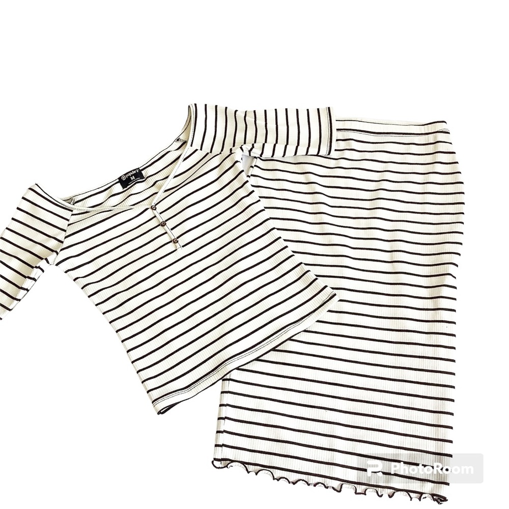 Popular 21 Two Piece Ribbed Skirt and Top Black White Striped Size M